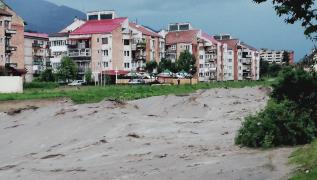 Alertă de inundații în România. Râuri din mai multe județe, sub cod portocaliu de viituri până la noapte