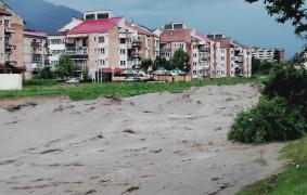 Alertă de inundații în România. Râuri din 23 de județe, sub coduri galben şi portocaliu până la noapte