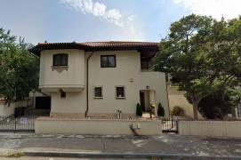 Cum arată vila de 241 de metri pătraţi a fostului preşedinte Traian Băsescu, din zona Zambaccian