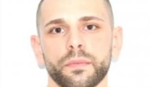 Poliţiştii caută un bărbat care a fugit din arestul la domiciliu. Individul este considerat evadat