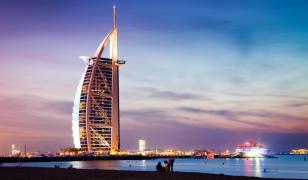 S-a cazat la singurul hotel de 7 stele din lume. Cum arată camera de 20.500 de euro pe noapte