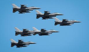 Alertă aeriană şi în România, după ce polonezii au doborât drone ruseşti. MApN a ridicat două avioane F-16