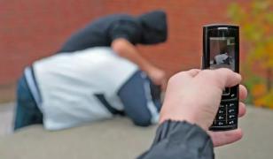 Elev de15 ani din Târgu Jiu, bătut de un coleg de clasă. Poliţişti au deschis dosar penal pentru loviri