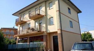 Un român din Italia s-a trezit cu trei hoţi pe balcon şi s-a luptat cu ei: "Am făcut-o să-mi protejez familia"