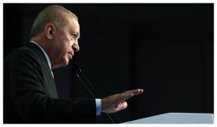 Preşedintele Turciei, Recep Tayyip Erdogan, susţine un discurs în cadrul unui eveniment