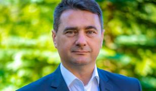 Directorul interimar al Companiei Apă Braşov, arestat preventiv pentru cumpărare de influenţă şi dare de mită