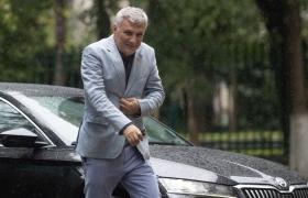 Scandal pe avizele pentru hidrocentrale. Zamfir: Diana Buzoianu nu mai are ce căuta în funcţia de ministru