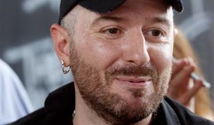 Demna Gvasalia își face debutul la Gucci. Prima colecție este prezentată prin filmul "La Famiglia"