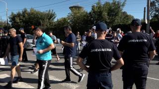 Proteste după ce toţi cei 477 de angajaţi vor fi concediaţi. "Suntem un oraş de pensionari"
