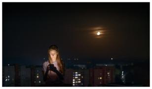 Expert: "Asistăm la o schimbare de generaţii. Oamenii mai degrabă simt decât gândesc"