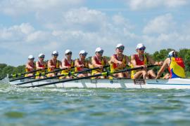 Echipajul feminin de 8+1 la canotaj al României, medaliat cu argint la Mondiale