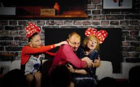 Piesa de teatru "Soţ de vânzare" se joacă joi, 4 septembrie, la Teatrul Roşu, din Bucureşti