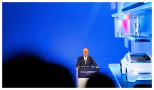 Friedrich Merz, la deschiderea Salonului Auto Internaţional de la Munchen