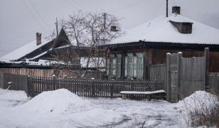 Satul unde facturile sunt de zeci de ori mai mari decât pensiile. Disperaţi, sătenii cer ajutorul lui Putin