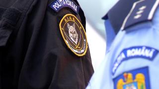 Copil de 12 ani din Arad, la volanul unei maşini furate, fugărit de poliţie prin două judeţe