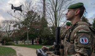 Renault se implică în industria de apărare şi va participa la producţia de drone în Franţa