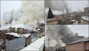 Incendiu puternic în Rahova. Patru case cuprinse de flăcări, pompierii au intervenit cu 9 autospeciale