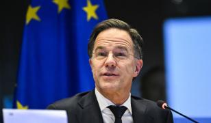 Mark Rutte: "Dacă îşi imaginează cineva că Europa se poate apăra fără SUA, puteţi să visaţi în continuare"