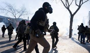 Cel puţin doi agenţi ICE implicaţi în moartea lui Alex Pretti, trimişi în concediu administrativ