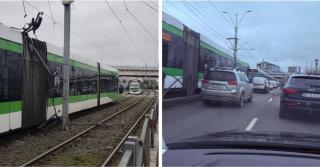 Circulația tramvaielor 41, blocată în ambele sensuri. Un pantograf s-a defectat