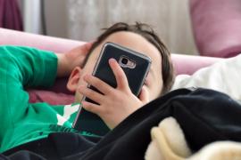 Raed Arafat cere o lege care să limiteze accesul copiilor la rețelele de socializare