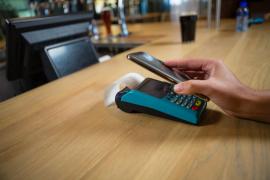 Prețul ascuns al plății cu telefonul: banii tăi ar putea fi în pericol dacă folosești contactless