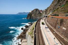 Cât costă cea mai frumoasă călătorie cu trenul din lume. Traseul trece prin cinci sate