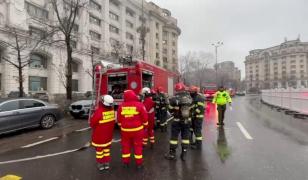 Incendiu la sediul Ministerului Finanţelor. Focul a fost localizat pe acoperişul clădirii