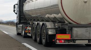 O cisternă cu 10 tone de benzină și 24 de motorină a derapat în Prahova