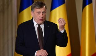 Crin Antonescu: Ultima şansă pentru un guvern fără AUR, SOS şi Georgescu. Mesaj pentru PNL și UDMR