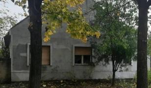 Satul în care o casă de 80mp cu 3 camere se dă cu 8.000 de euro
