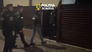 Prejudiciu de 1,9 milioane de lei într-un dosar de fals în acte. 27 de percheziţii în Prahova