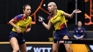 Bernadette Szocs și Elizabeta Samara s-au calificat în sferturi, la dublu, la Europenele de tenis de masă