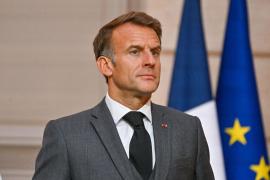 Macron vrea reducerea preţurilor în Franţa: merge în turneu în Golf ca să securizeze aprovizionarea cu petrol