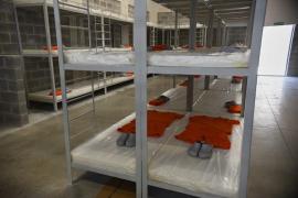 Țara care a construit o mega-închisoare după modelul din El Salvador. Regulile extrem de dure pentru deținuți