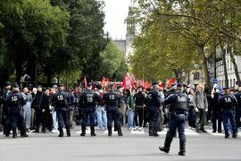 Toată Franţa, în stradă. Vestele Galbene şi liceenii vor să-şi unească protestele într-o acţiune uriaşă