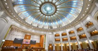 Grup de rugăciune în Parlament. Cine sunt senatorii şi deputaţii care vor îl vor forma