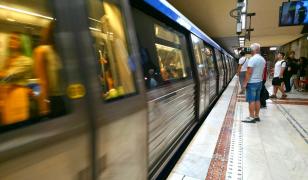 Doar 13 angajaţi Metrorex din câteva sute nu au rude în companie, la centru. Le-a luat o lună să îi găsească