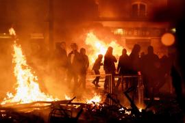 Macron interzice protestele 