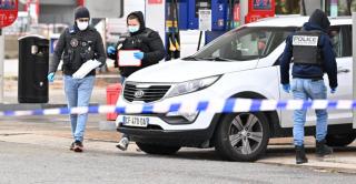 Atac armat lângă Paris: 1 mort și 4 răniți, printre care o fetiță de 12 ani. 