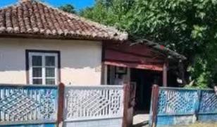 Satul în care o casă cu curte costă 12.000 de euro. Proprietarul o dă și la schimb pe o mașină