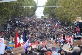 Franța, în alertă din cauza protestelor masive: 70.000 de polițiști mobilizați, magazine și muzee închise