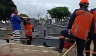 Un brazilian a murit după ce a căzut în mormântul tatăl său