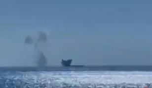 Momentul în care nava cu cereale este lovită de drone în Marea Neagră. Doi marinari au murit