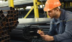 Bătaie pe tinerii calificați. Angajatorii români oferă aproape 5.000 de locuri de muncă