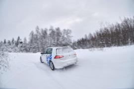 (P) De ce multe mașini electrice folosesc anvelope XL sau HL?