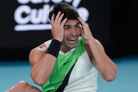 Australian Open 2026. Alcaraz l-a învins pe Djokovic şi a câştigat pentru prima oară turneul