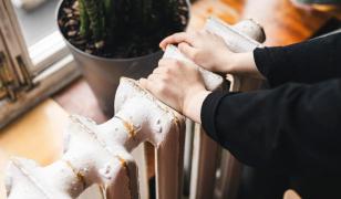 Cum poţi reduce factura la căldură cu până la 15% fără să faci frigul. Sfaturile experţilor