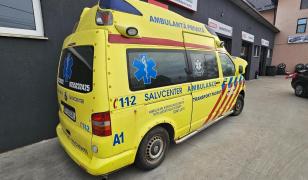 Cu cât vinde ANAF o ambulanţă din 2008, la a patra strigare