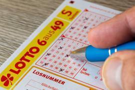 LOTO 6/49 joi 19 februarie 2026. Numerele câştigătoare de azi